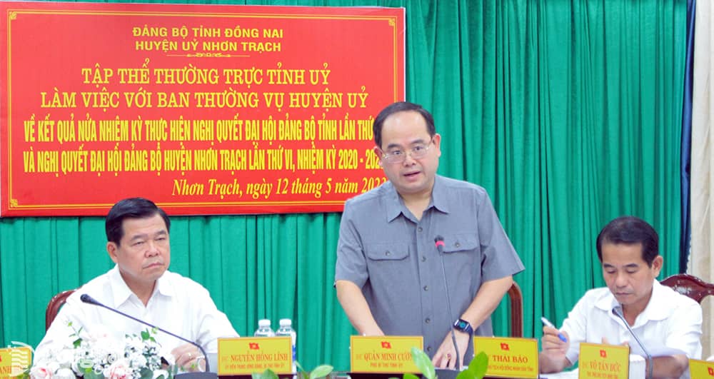 Phó bí thư Tỉnh ủy, Trưởng đoàn Đại biểu Quốc hội tỉnh Quản Minh Cường phát biểu tại buổi làm việc