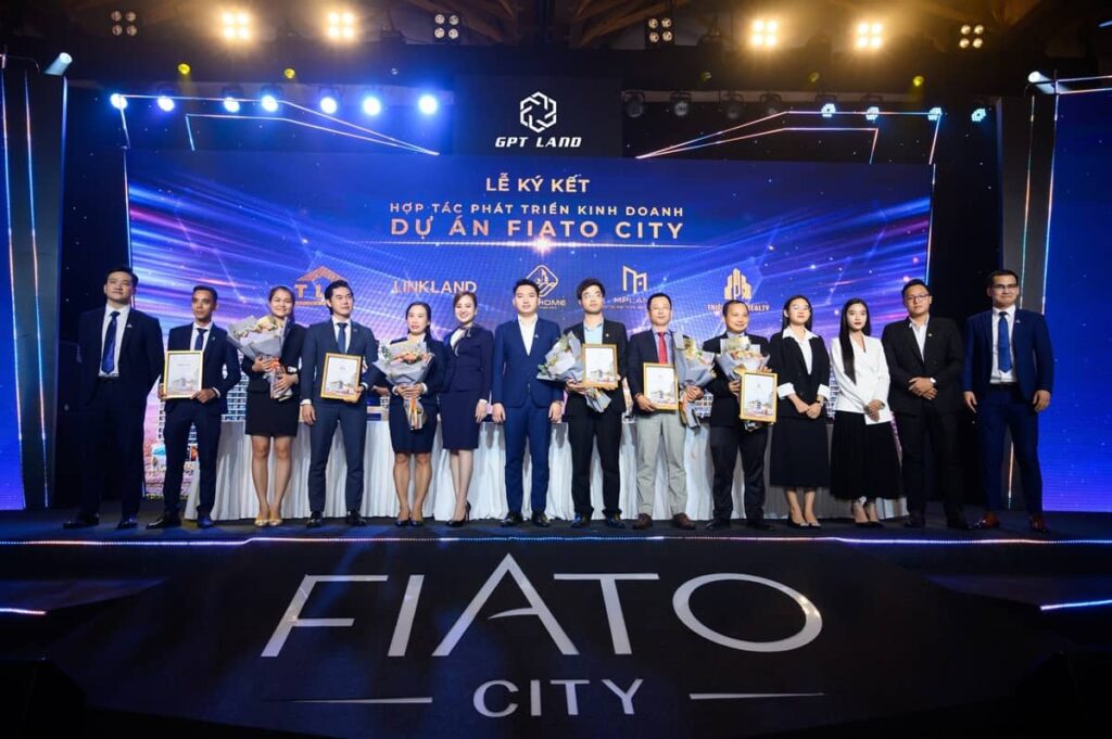 Đơn vị phát triển dự án Thang Long Real Group, Tổng đại lý GPT Land cùng các đối tác phân phối chiến lược thực hiện nghi thức kick-off dự án Fiato City