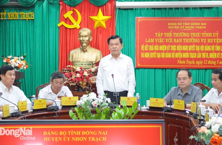 Ủy viên Trung ương Đảng, Bí thư Tỉnh ủy Nguyễn Hồng Lĩnh phát biểu tại buổi làm việc đưa Nhơn Trạch trở thành đô thị loại 3 vào năm 2025